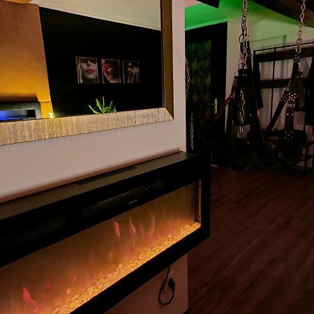 La Loveroom Bdsm De Nice " La Chambre Luxe Des Desirs " Exterior foto
